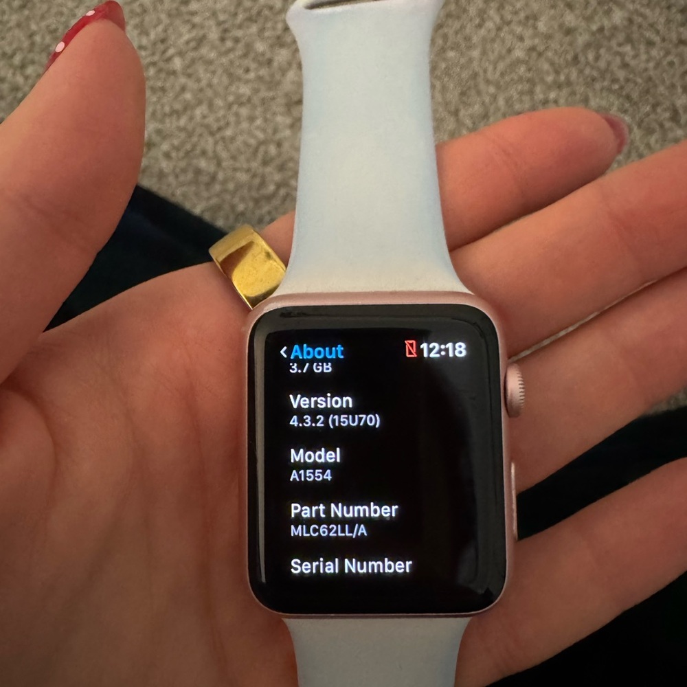 Pink Apple Watch - Picture 6 of 7